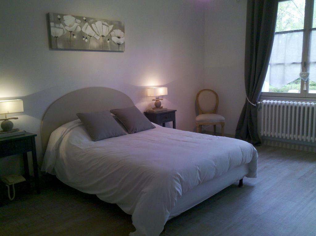 Hotel & Restaurant Le Moulin De Chameron, The Originals Relais Bannegon Номер фото